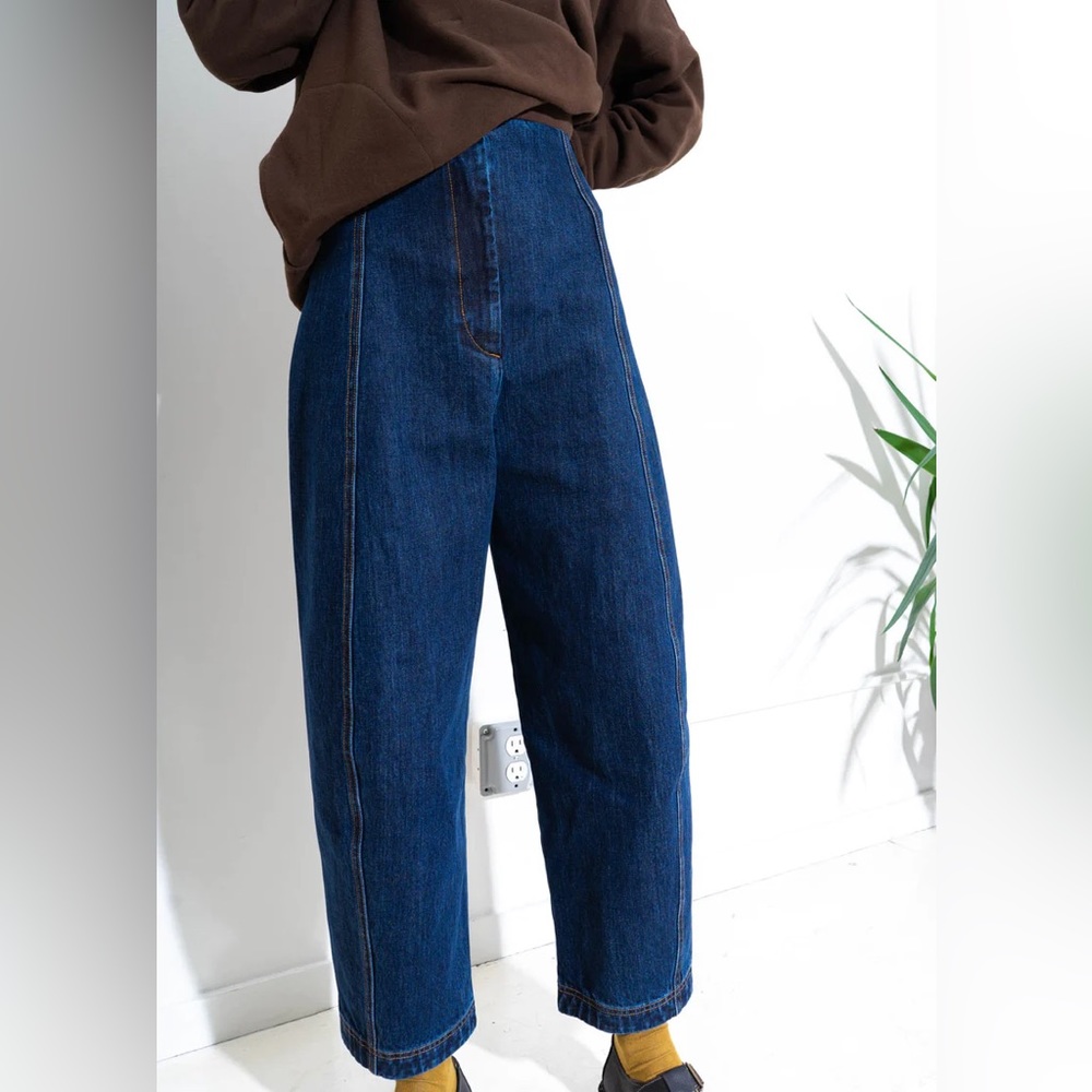 Creatures of comfort crescent pant — barrel shaped high waisted denim jeans sz 2